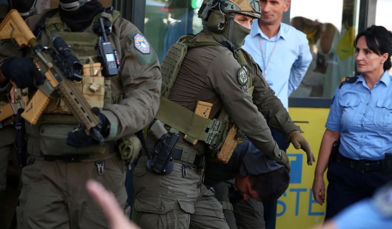 Ảnh ấn tượng (25/9-1/10): Tròn 1 năm Nga sáp nhập 4 vùng lãnh thổ; Ukraine bắn pháo tự hành ‘hoa cẩm chướng’; ông Biden có hành động lịch sử