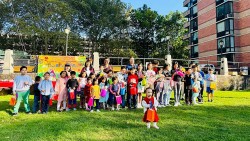 Thiếu nhi Việt Nam tại New York vui đón Trung thu