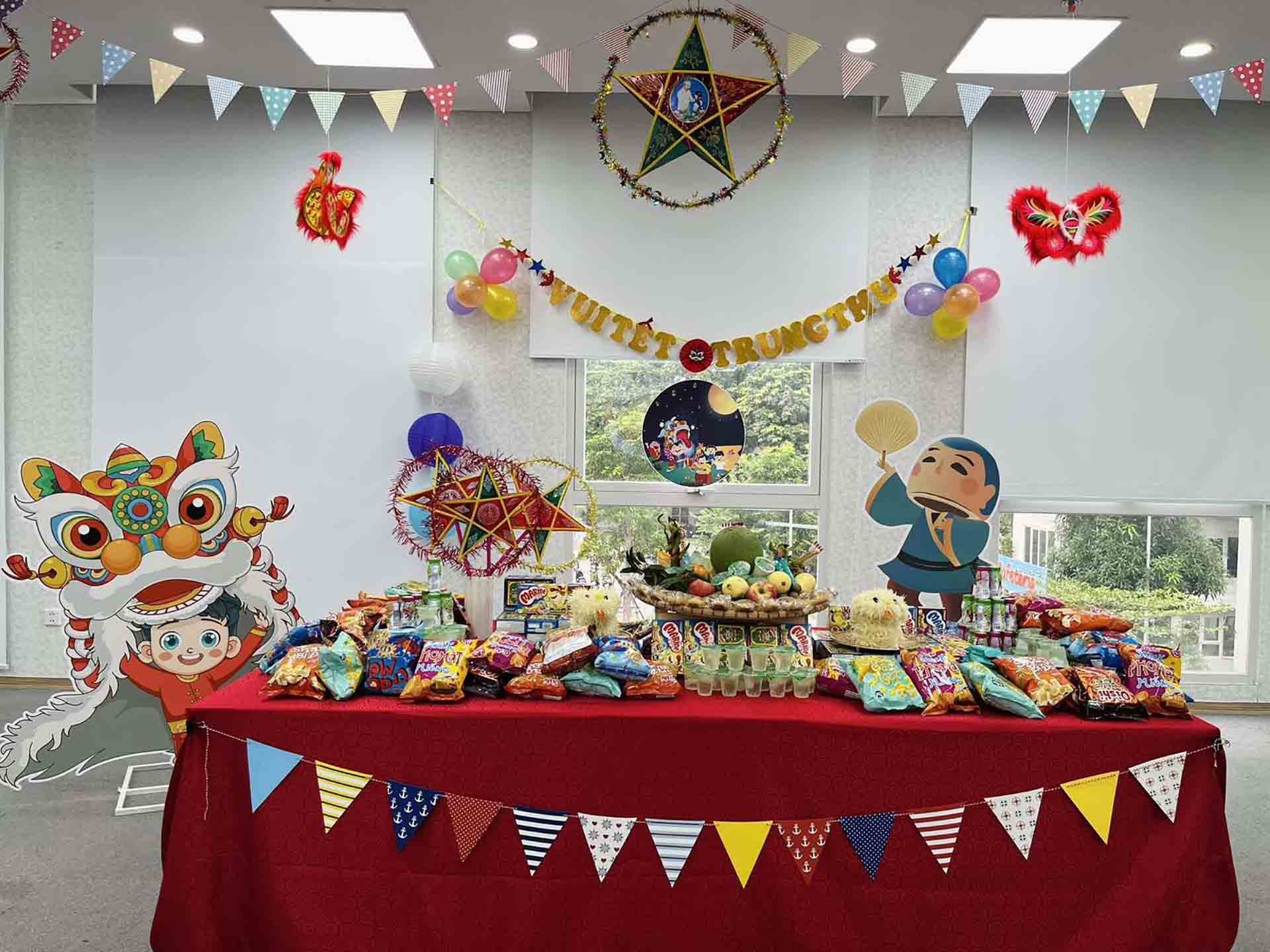 Chương trình Tết Trung thu ‘Đêm hội ánh Trăng’ của Học viện Ngoại giao - một hoạt động ý nghĩa cho thiếu nhi Chương trình Tết Trung Thu ‘Đêm hội ánh Trăng’ của Học viện Ngoại giao - một hoạt động ý nghĩa cho thiếu nhi