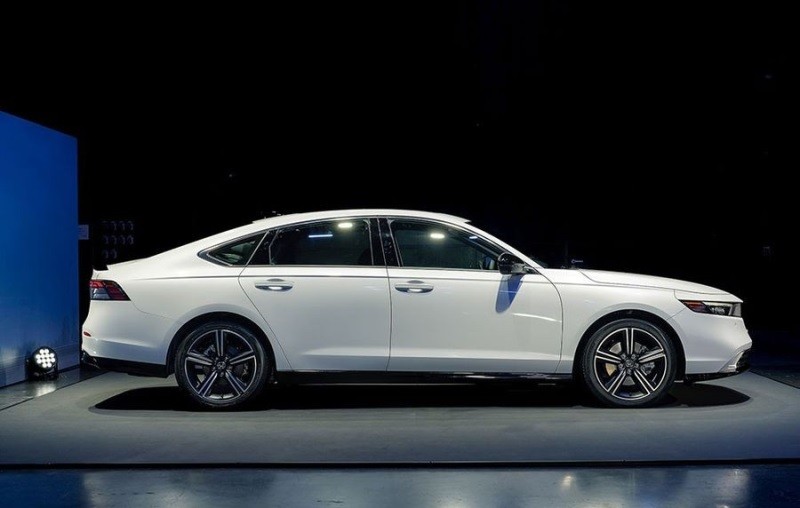 Cận cảnh Honda Accord 2024 vừa ra mắt tại Thái Lan, giá trên 1 tỷ đồng Cận cảnh Honda Accord 2024 vừa ra mắt tại Thái Lan, giá trên 1 tỷ đồng
