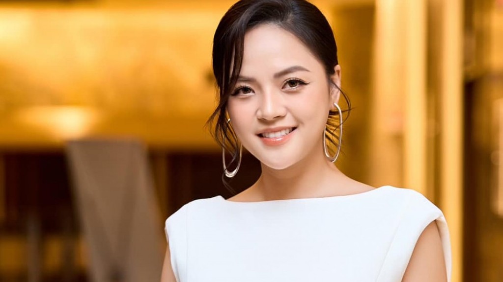 Thời trang quyến rũ, cuốn hút của diễn viên Thu Quỳnh 'Cuộc chiến không giới tuyến'