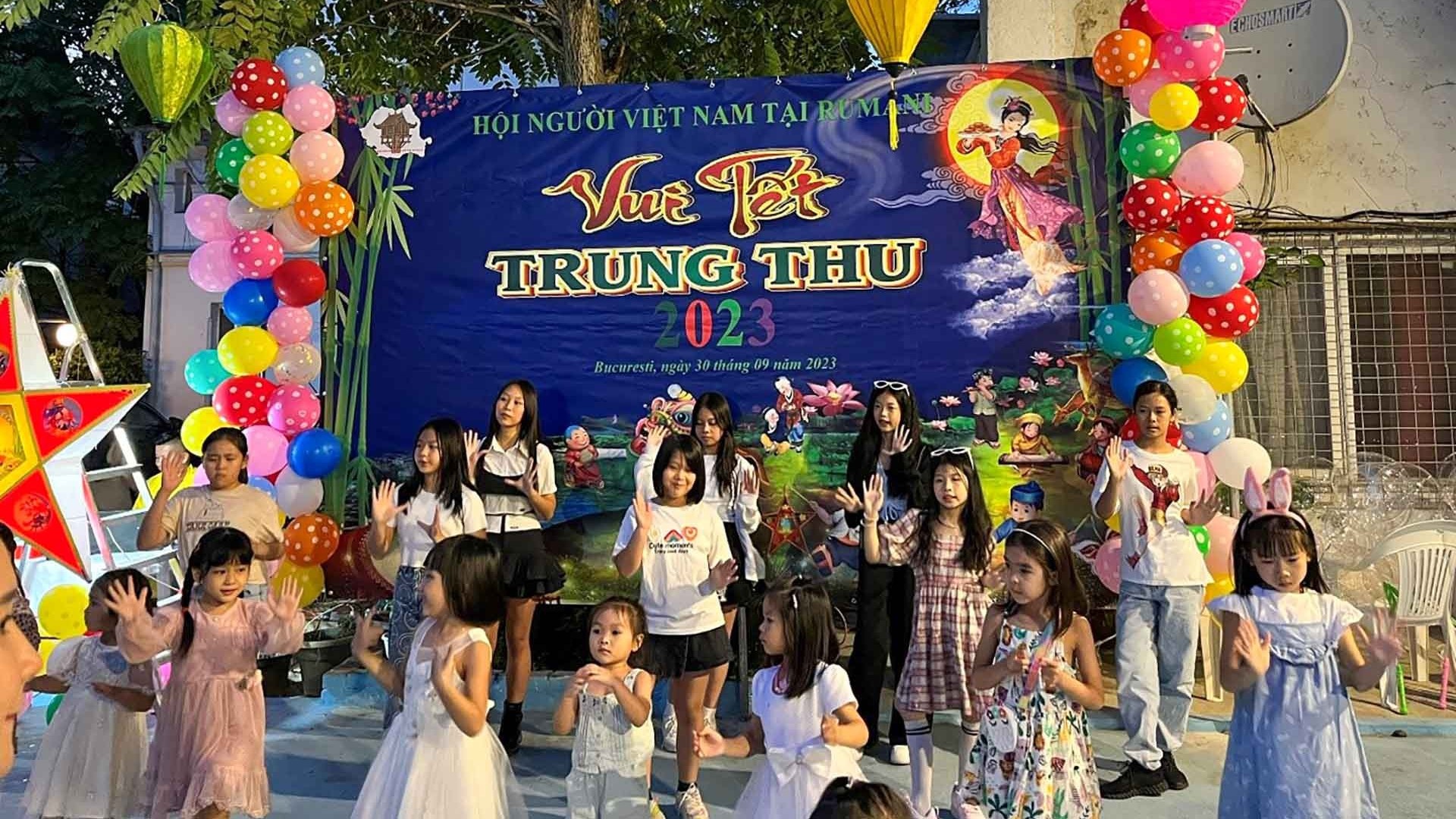 Tết Trung thu mang đậm tình quê hương tại Romania