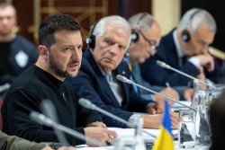 Ukraine hối thúc EU làm điều này với Nga và Iran; thêm quốc gia láng giềng tham gia lệnh trừng phạt Moscow