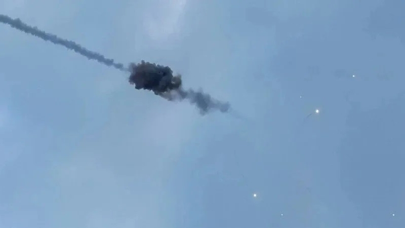 Nga-Ukraine: Kiev bắn hạ 29 UAV, Moscow cáo buộc bom chùm tấn công khu vực biên giới, Ba Lan gửi một thông điệp đến Tổng thống Zelensky