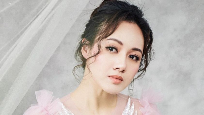 Ngắm nét trẻ trung, duyên dáng của BTV Hoài Anh