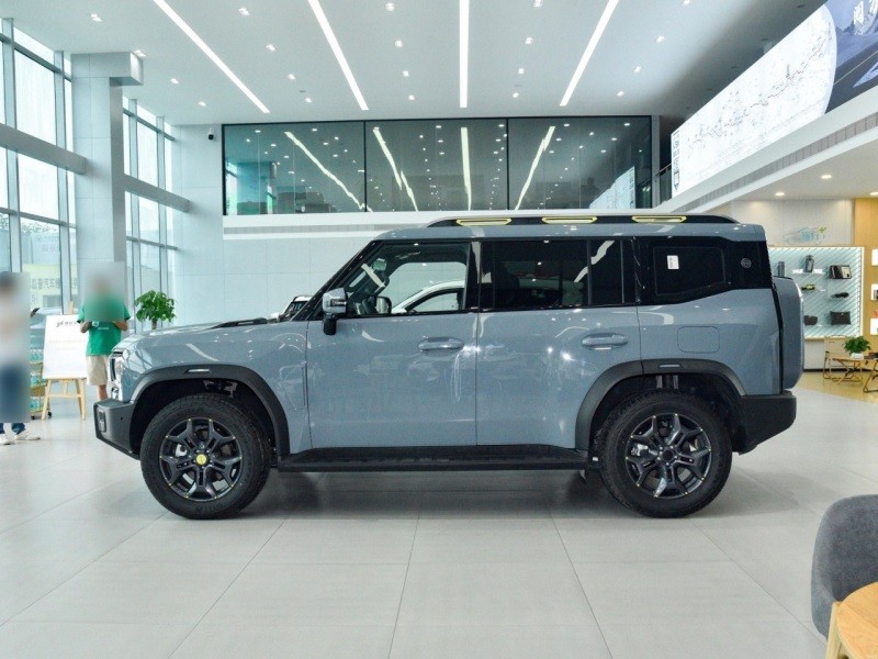 Cận cảnh SUV địa hình Jetour Traveller, thiết kế giống Ford Bronco