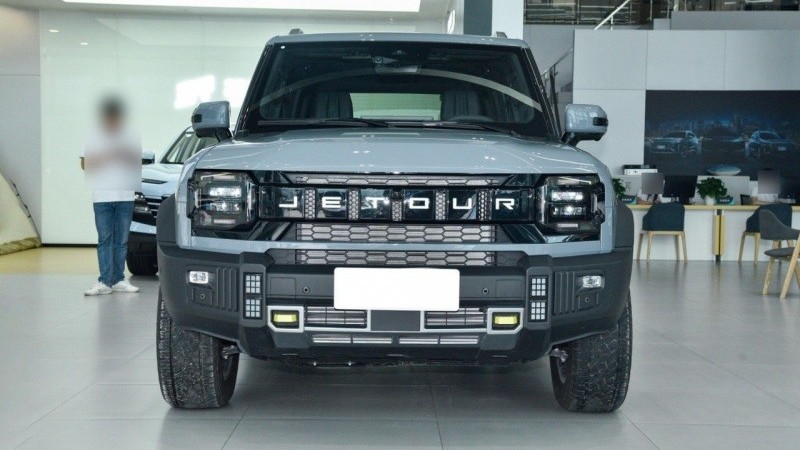 Cận cảnh SUV địa hình Jetour Traveller, thiết kế giống Ford Bronco