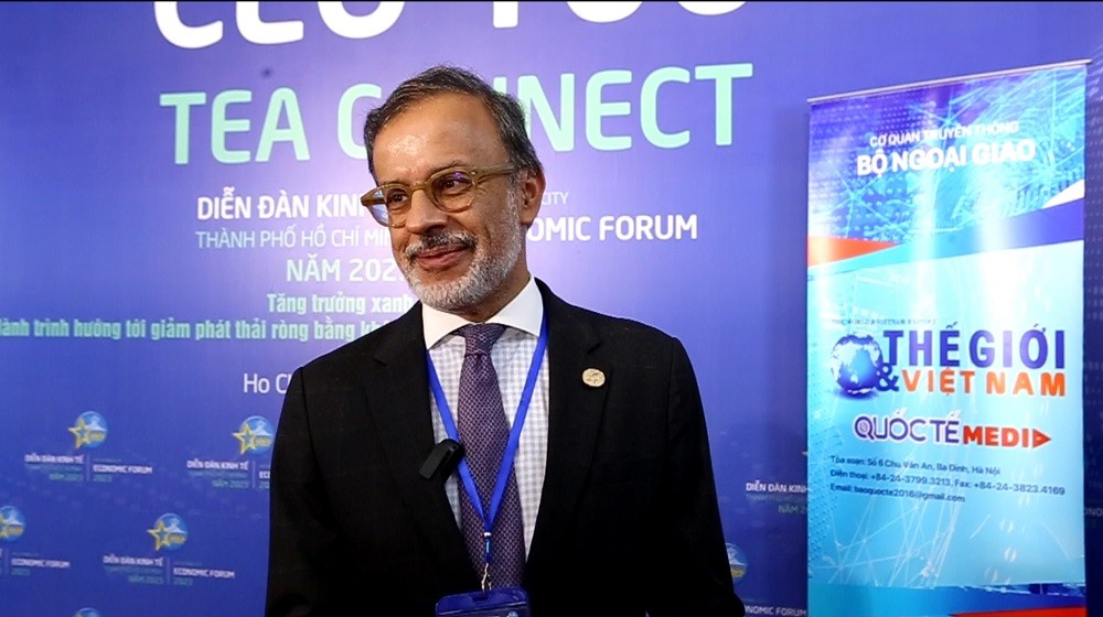 (10.04) Ông Ricardo Vallente chia sẻ kinh nghiệm của Porto trong phát triển kinh tế xanh với TP. Hồ Chí Minh. (Nguồn: Bến Thành)