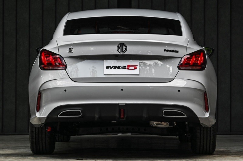 Cận cảnh MG5 bản kỷ niệm 10 năm vừa ra mắt tại Thái Lan, giá từ 379 triệu đồng Cận cảnh MG5 bản kỷ niệm 10 năm vừa ra mắt tại Thái Lan, giá từ 379 triệu đồng