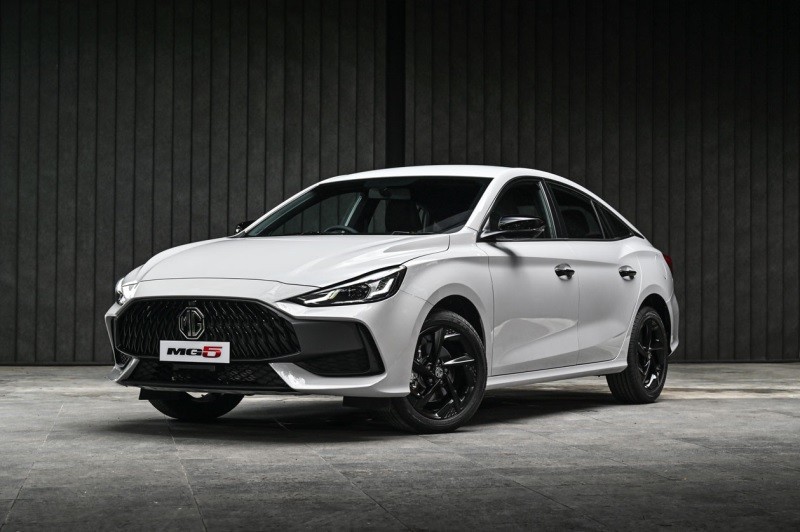 Cận cảnh MG5 bản kỷ niệm 10 năm vừa ra mắt tại Thái Lan, giá từ 379 triệu đồng Cận cảnh MG5 bản kỷ niệm 10 năm vừa ra mắt tại Thái Lan, giá từ 379 triệu đồng