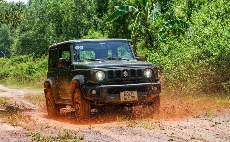 Cận cảnh Suzuki Jimny sắp bán tại Việt Nam, giá 900 triệu đồng