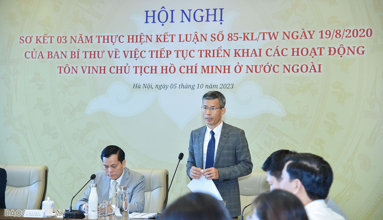 Tiếp tục tăng cường tuyên truyền, giới thiệu, tôn vinh Chủ tịch Hồ Chí Minh với cộng đồng quốc tế