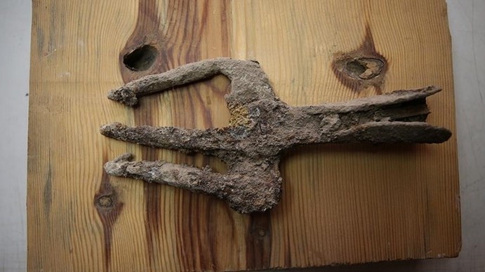 Thổ Nhĩ Kỳ phát hiện cây đinh ba từ thời cổ đại, cách nay khoảng 1.700-1.800 năm