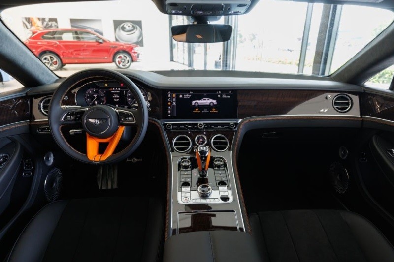 Cận cảnh Bentley Continental GT S V8 MY23 vừa về Việt Nam, giá từ 19,548 tỷ đồng Cận cảnh Bentley Continental GT S V8 MY23 vừa về Việt Nam, giá từ 19,548 tỷ đồng