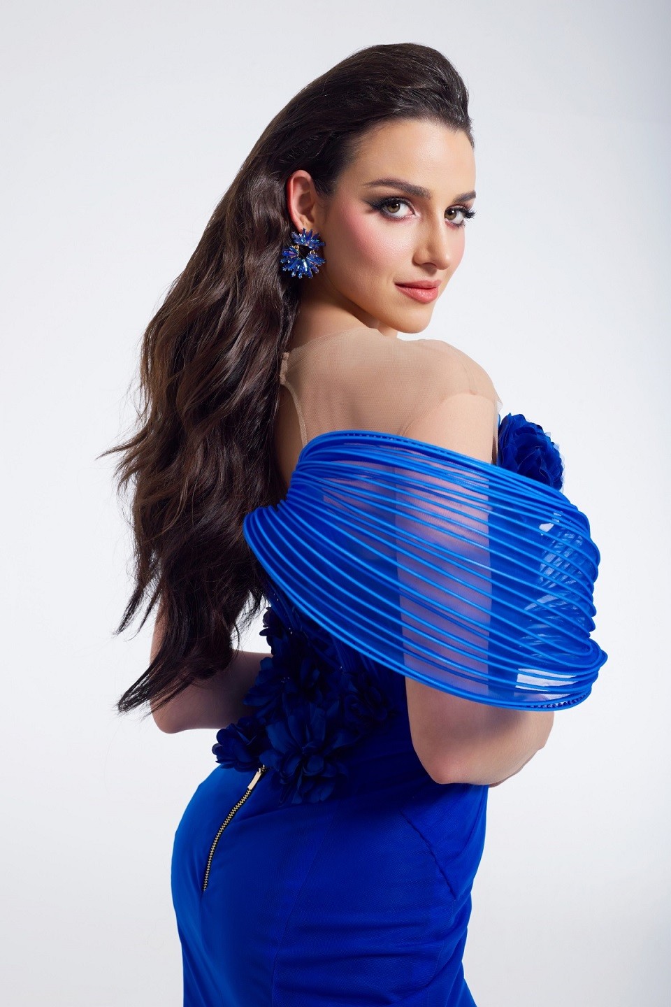 Miss Grand International 2023: Hoa hậu Hòa bình Australia ưu tiên những mẫu đầm của nhà thiết kế Nguyễn Minh Tuấn Miss Grand International 2023: Hoa hậu Hòa bình Australia ưu tiên những mẫu đầm của nhà thiết kế Nguyễn Minh Tuấn