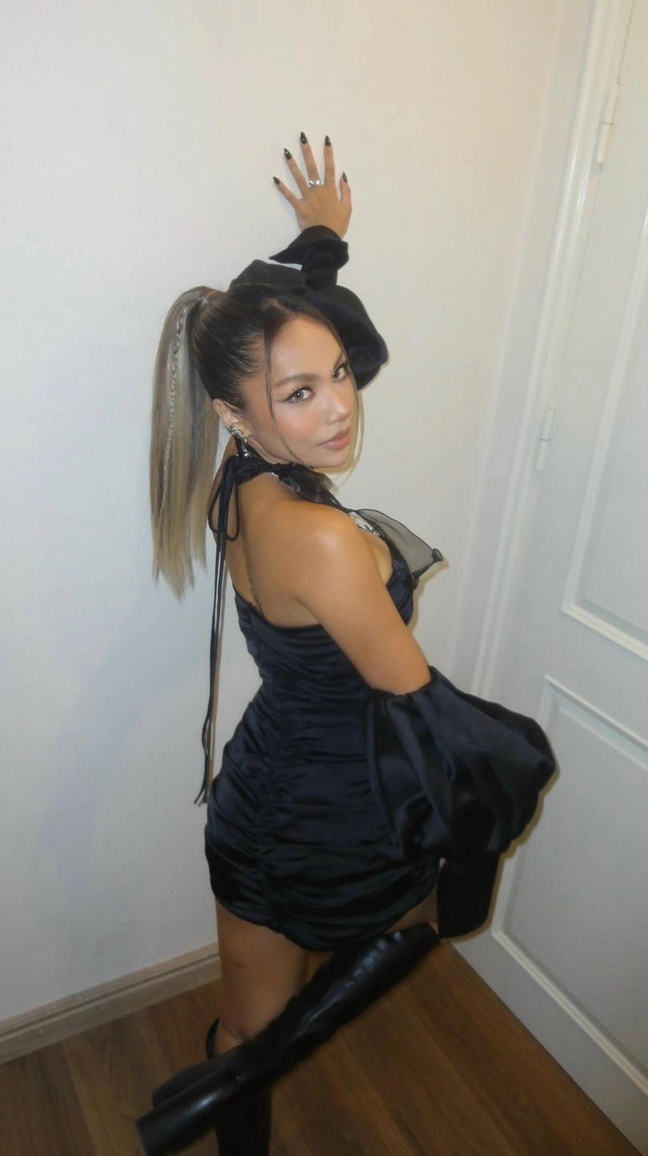 Vũ Thảo My sở hữu phong cách gợi cảm (Ảnh: Facebook nhân vật).