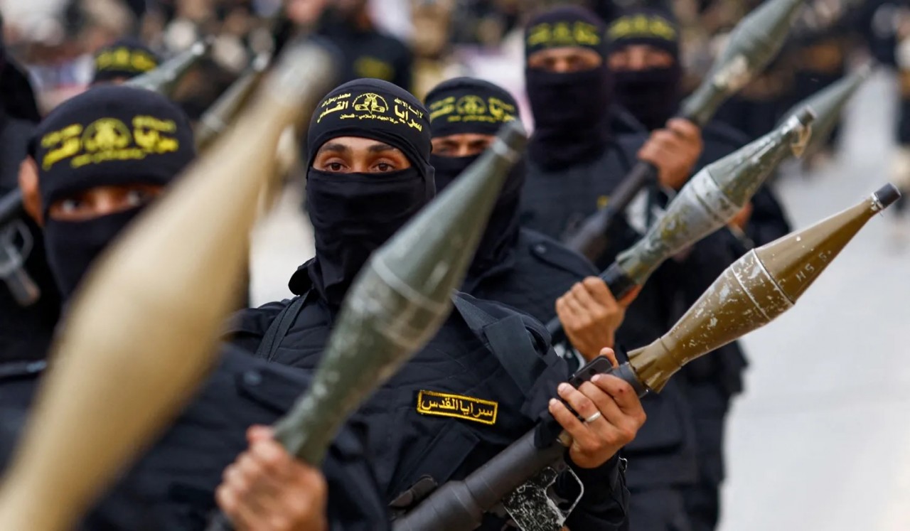 Ảnh ấn tượng (2-8/10): Ông Putin nói Nga vượt qua trừng phạt, tổn thất của Ukraine; Dải Gaza ‘nóng rẫy’; xe tăng Syria hư hỏng ở Cao nguyên Golan