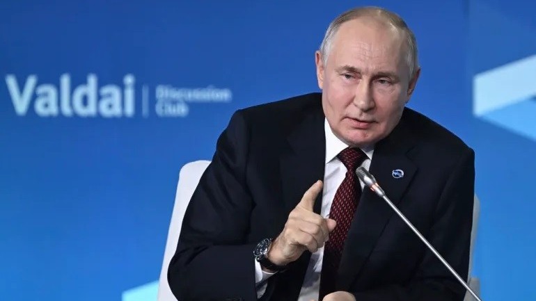 Ảnh ấn tượng (2-8/10): Ông Putin nói Nga vượt qua trừng phạt, tổn thất của Ukraine; Dải Gaza ‘nóng rẫy’; xe tăng Syria hư hỏng ở Cao nguyên Golan