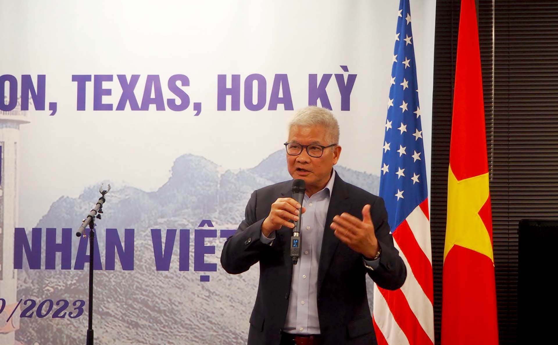 Giáo sư Nguyễn Hữu Huân phát biểu tại sự kiện.