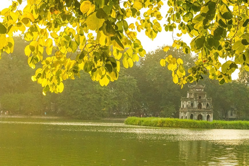 Chiều Thu bên hồ Hoàn Kiếm. (Nguồn: TTXVN)