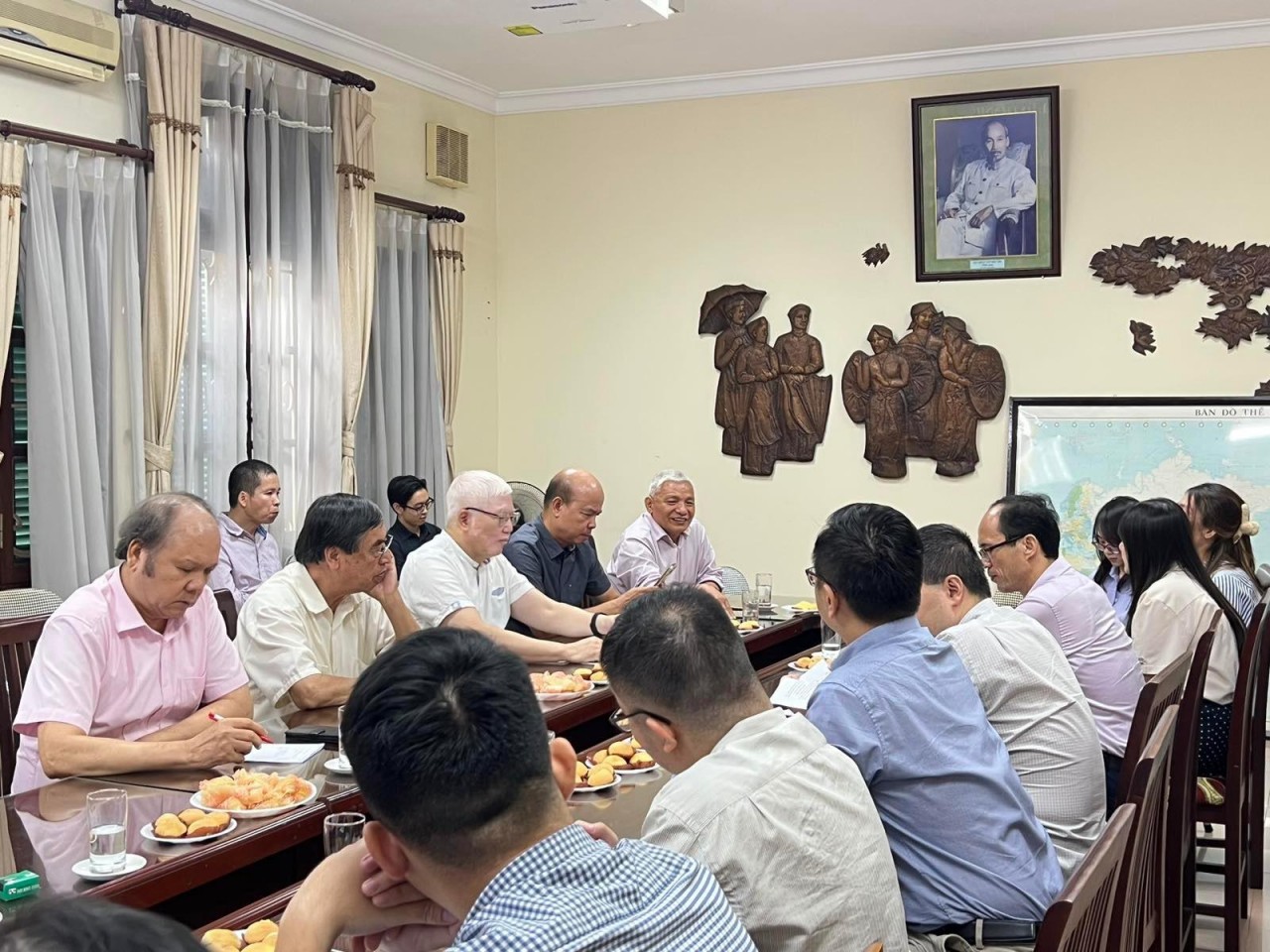 Tọa đàm kết nối cán bộ lãnh sự trẻ với thế hệ tiền bối Tọa đàm kết nối cán bộ lãnh sự trẻ với thế hệ tiền bối