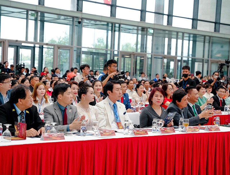 Tập đoàn Ever mang dịch vụ du lịch y tế và thẩm mỹ cao cấp đến với khách hàng Việt