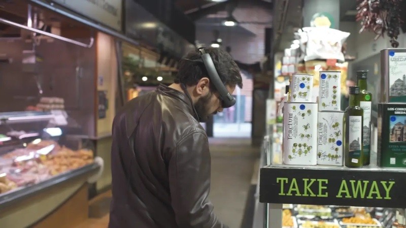 Thiết bị đeo AR tích hợp 5G cung cấp thông tin nguồn gốc xuất xứ, quy trình làm ra sản phẩm