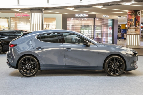 Cận cảnh Mazda 3 2023 vừa ra mắt tại Malaysia, giá từ 807 triệu đồng