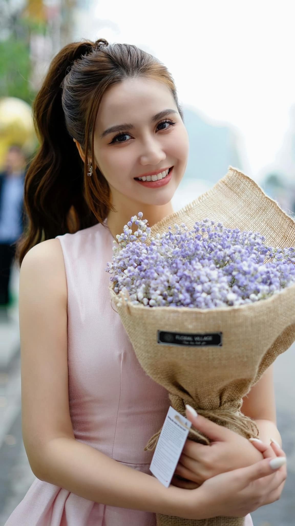 Gu thời trang đời thường năng động của diễn viên Phan Minh Huyền