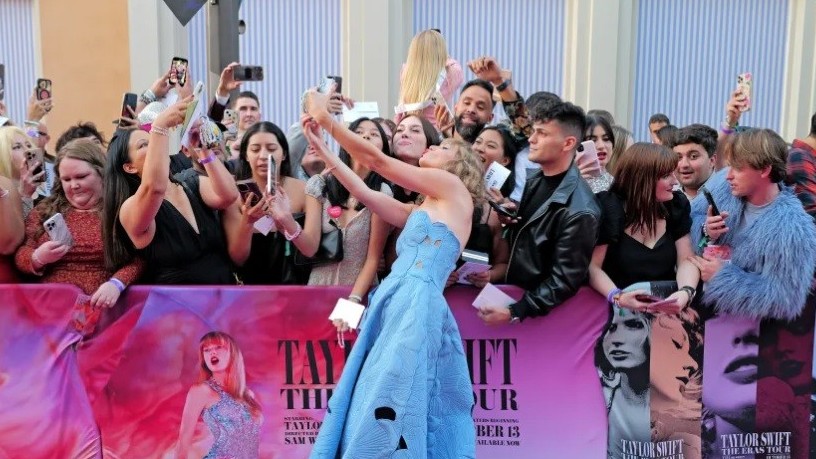 Nữ ca sĩ Taylor Swift ra mắt phim hòa nhạc 'Eras Tour'