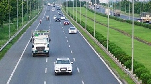 Mức phạt khi không giữ khoảng cách an toàn giữa 2 xe