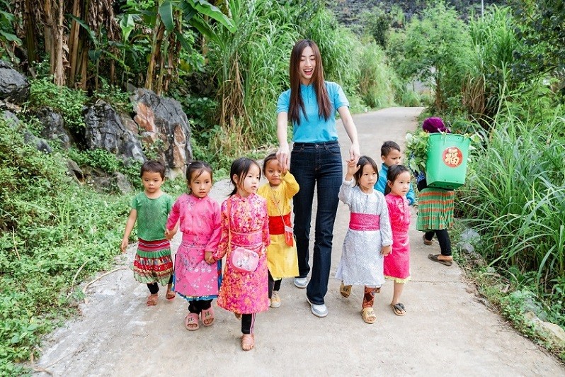 Hoa hậu Thế giới Việt Nam 2019 cho biết, vì nét tương đồng sinh ra tại tỉnh vùng núi phía Bắc, cô thấu hiểu nỗi khó khăn, thiếu thốn của học sinh cũng như người dân nơi đây. Thông qua dự án Vệ sinh học đường, cô muốn trao đi tình yêu, sự sẻ chia tới thầy trò các điểm trường, đặc biệt là các kiến thức cơ bản để thực hành vệ sinh cá nhân.