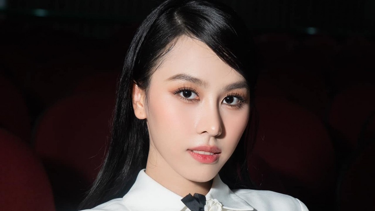 Á hậu Lê Nguyễn Ngọc Hằng trẻ trung, ngọt ngào với màu trắng tinh khôi