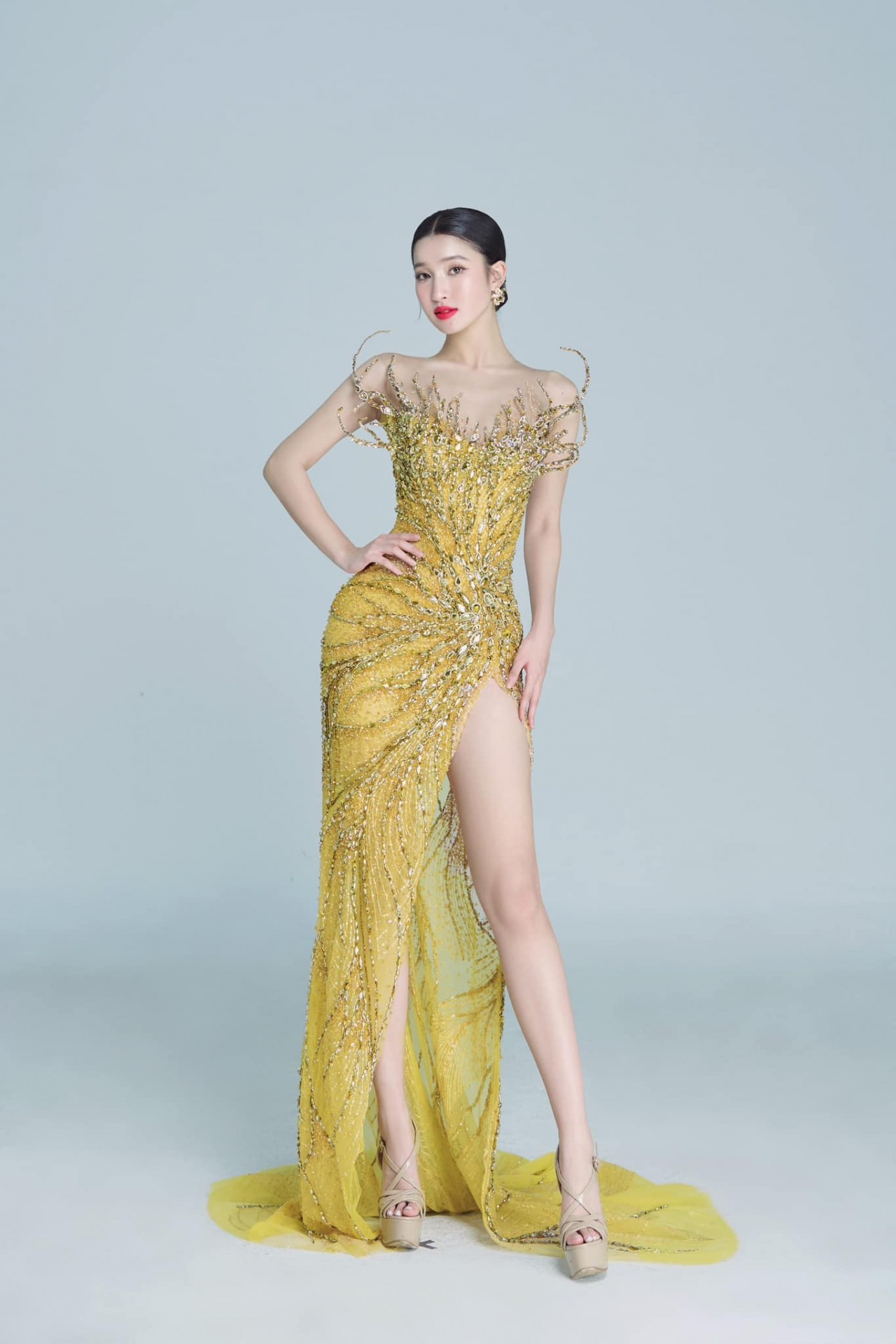 Á hậu Phương Nhi