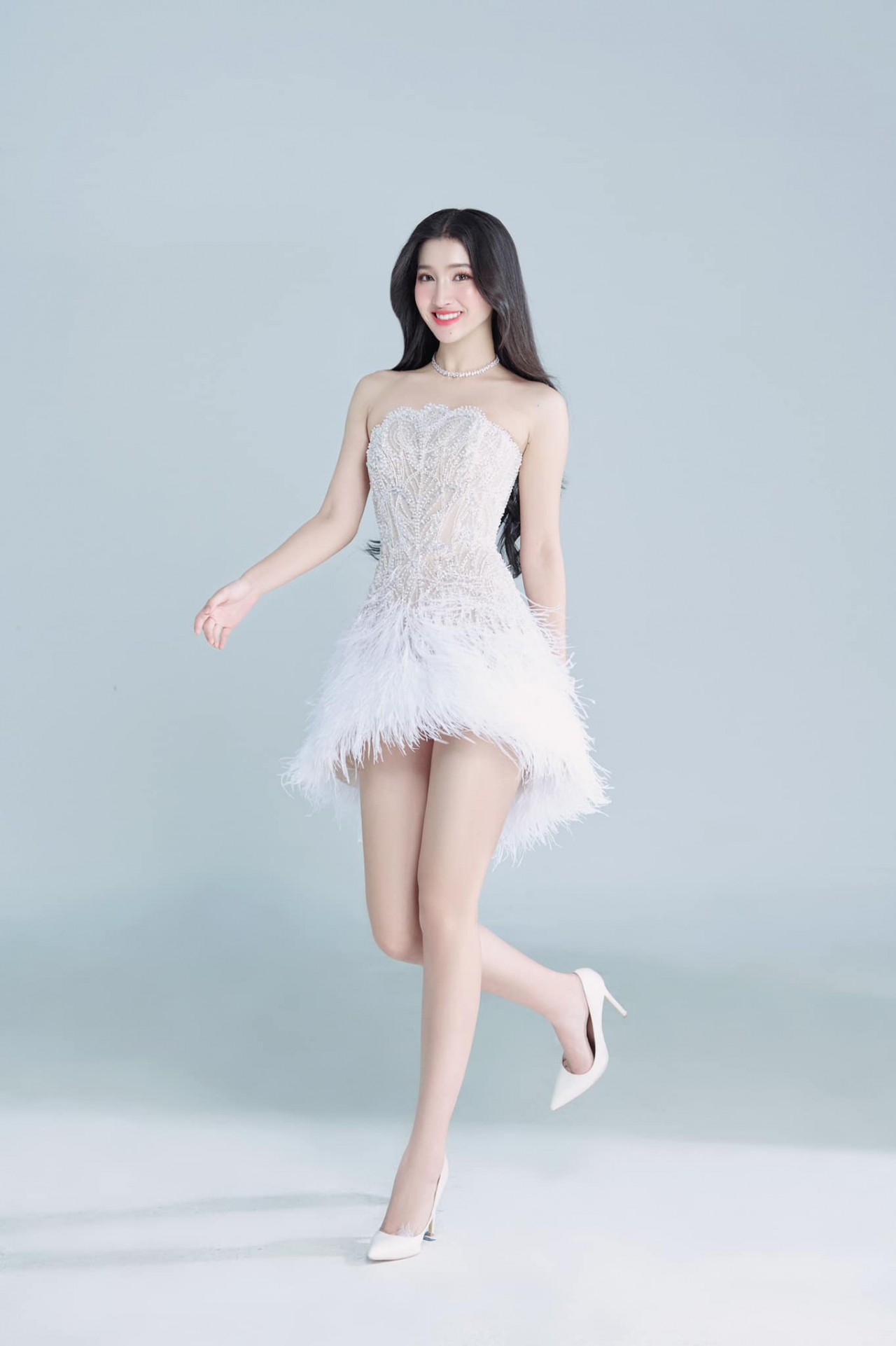 Á hậu Phương Nhi