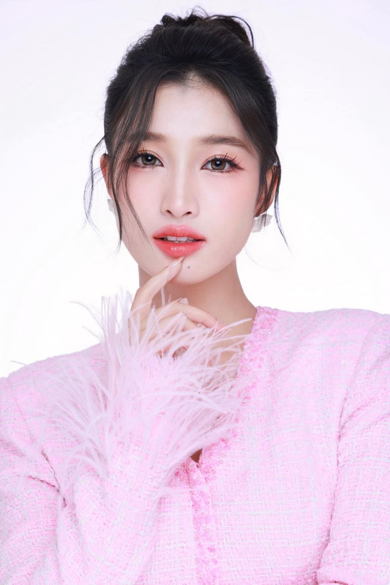 Á hậu Phương Nhi