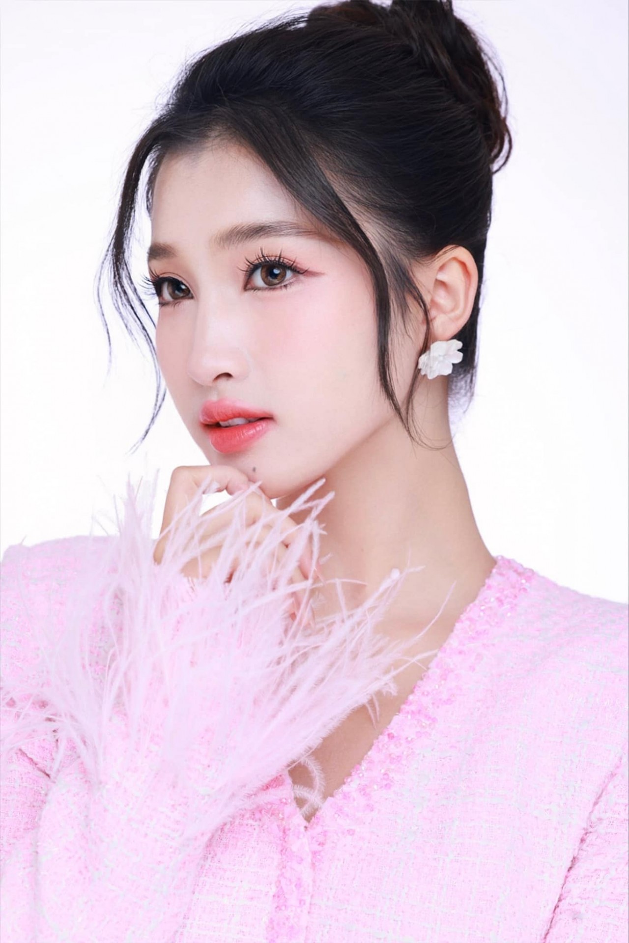 Á hậu Phương Nhi