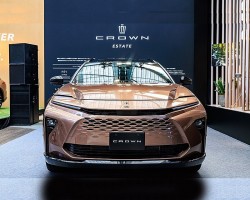 Cận cảnh Toyota Crown Estate 2024 vừa được ra mắt tại Nhật Bản