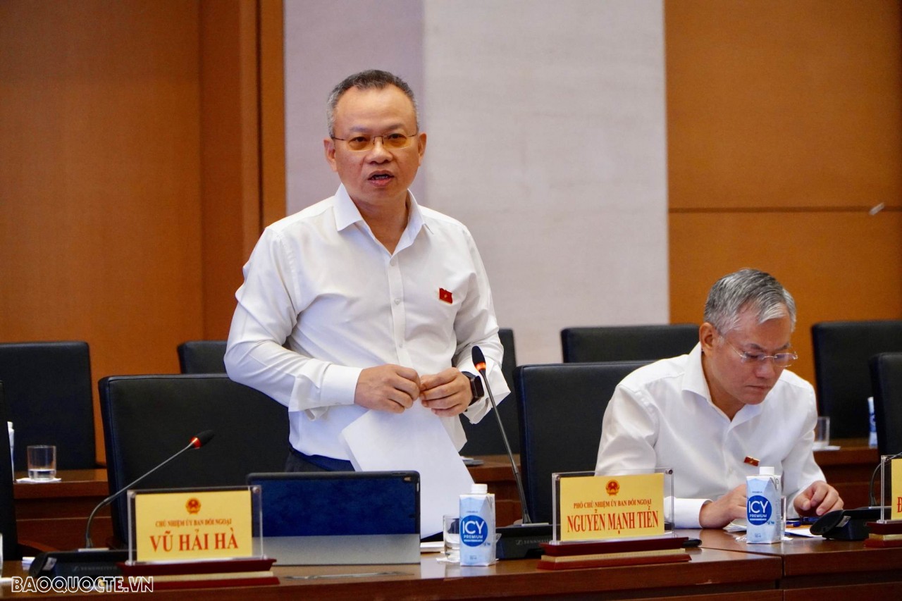 Bảo đảm cơ sở vật chất, chế độ đãi ngộ với cán bộ công tác tại cơ quan đại diện Việt Nam ở nước ngoài