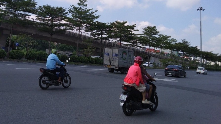 Dự báo thời tiết Hà Nội ngày 15/10: Nhiều mây, mưa vài nơi; trưa, chiều có nắng; đêm trời lạnh