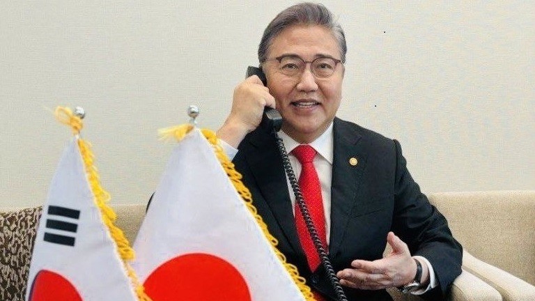 Lần đầu tiên triển khai máy bay quân sự để làm điều này, Hàn Quốc 'ghi điểm' với Nhật Bản