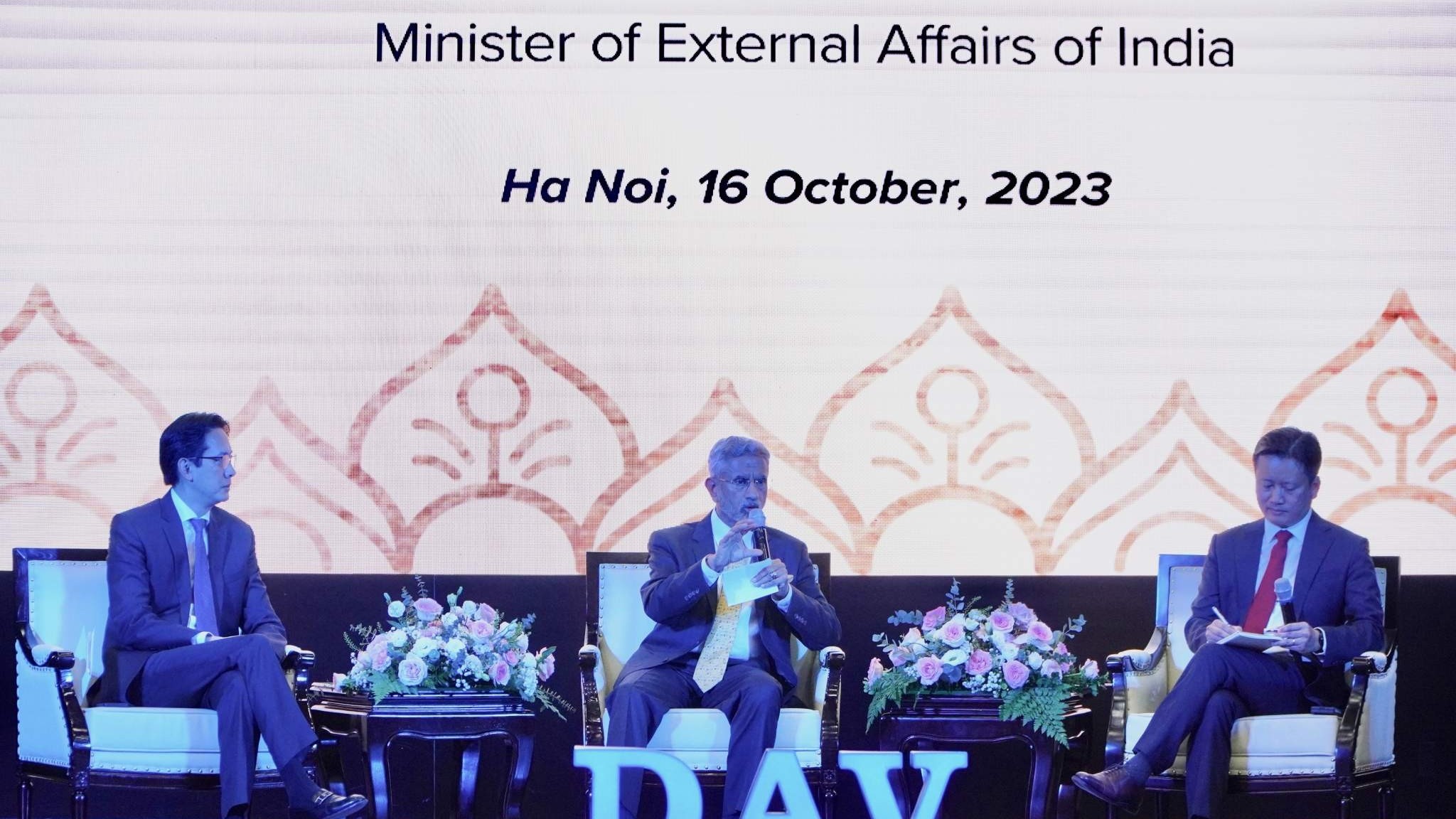 Bộ trưởng Ngoại giao Ấn Độ đối thoại với học giả Việt Nam và sinh viên Học viện Ngoại giao