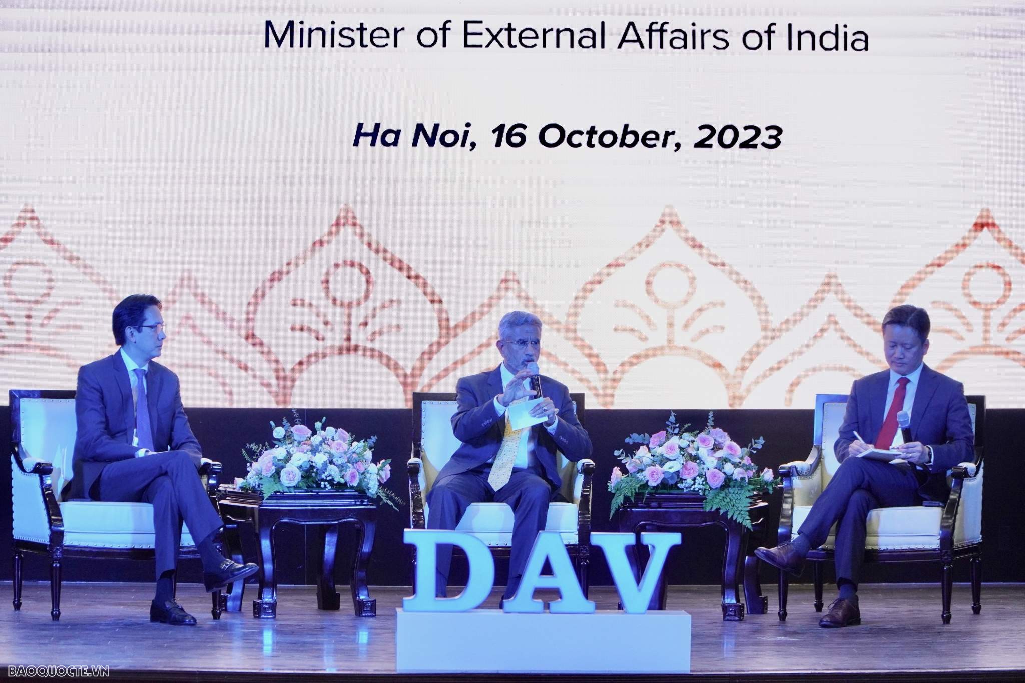 Bộ trưởng Ngoại giao Ấn Độ đối thoại với hàng trăm sinh viên Học viện Ngoại giao