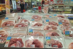 Giá heo hơi hôm nay 30/12: Giá heo hơi trầm lắng, miền Nam cao nhất cả nước