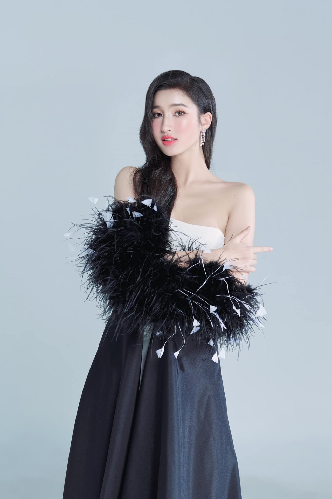 Á hậu Phương Nhi