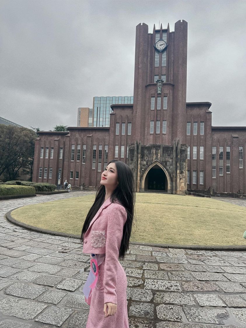 Á hậu Phương Nhi