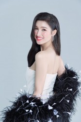 Nhan sắc thăng hạng của Á hậu Phương Nhi