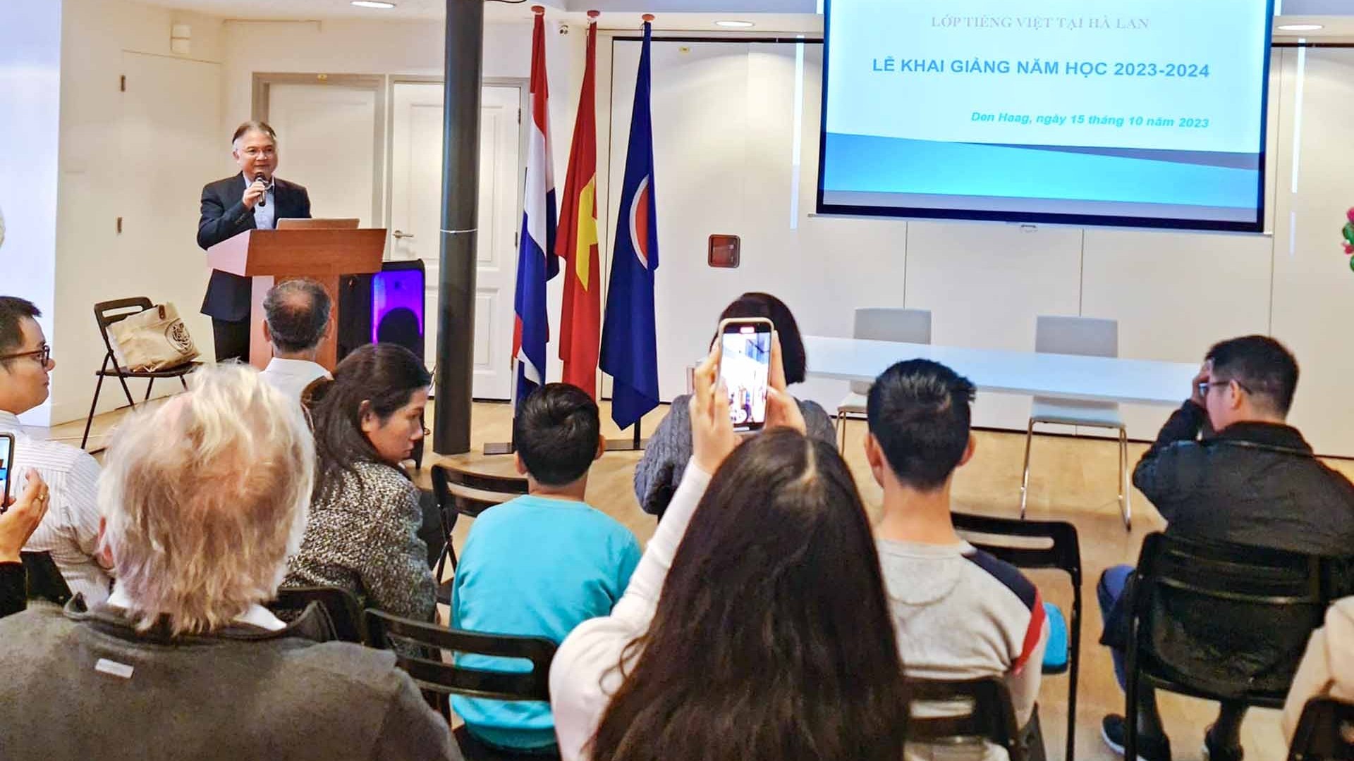 Khai giảng lớp tiếng Việt năm học 2023-2024 tại Hà Lan