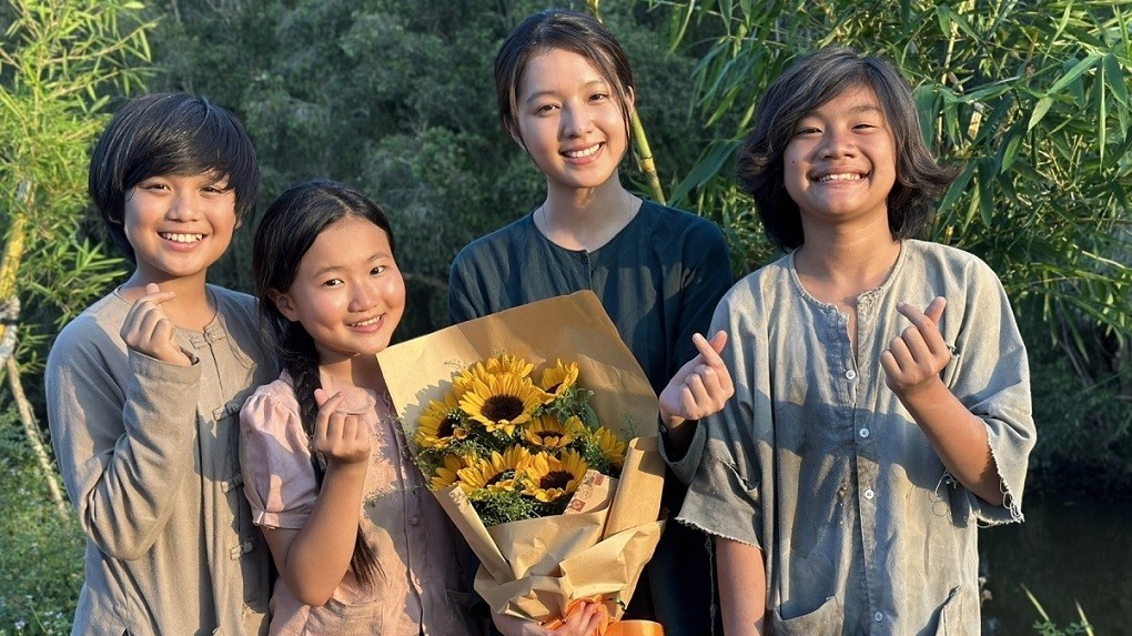 Vẻ đẹp trong sáng, ngọt ngào và gây thương nhớ của diễn viên Bích Ngọc trong phim Đất rừng phương Nam