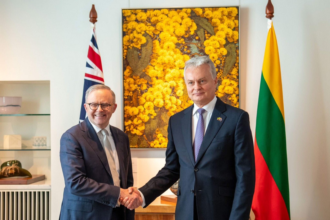 Thủ tướng Australia Anthony Albanese và Tổng thống Lithuania Gitanas Nausėda đã gặp mặt tại thủ đô Canberra của Australia ngày 19/10. Thủ tướng Australia Anthony Albanese và Tổng thống Lithuania Gitanas Nausėda đã gặp mặt tại thủ đô Canberra của Australia ngày 19/10.